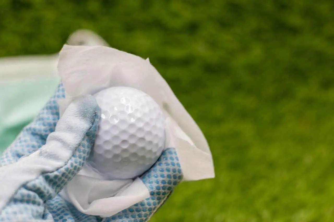 How to Clean Your Golf Balls with Vinegar